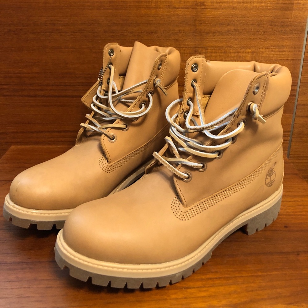 Timberland Tan Boots High-Top Ankle Design